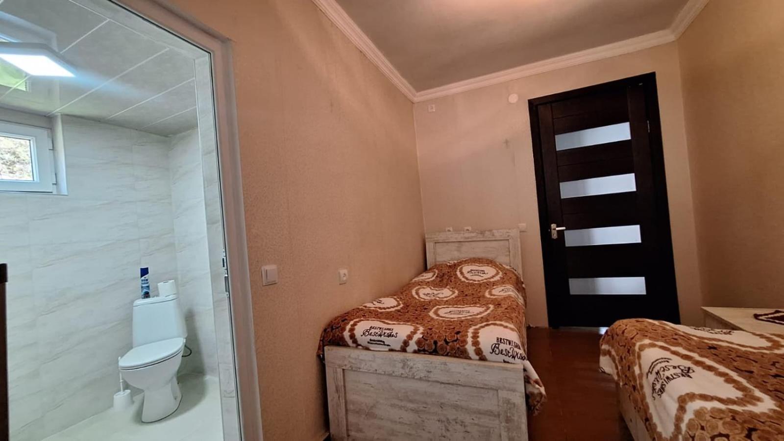 Guest House "Svaneti" Lentekhi Ngoại thất bức ảnh