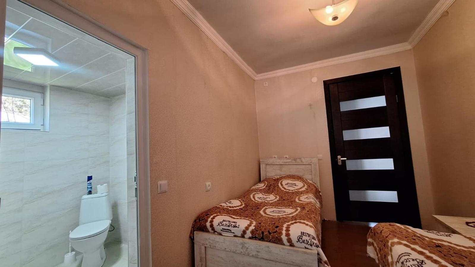 Guest House "Svaneti" Lentekhi Ngoại thất bức ảnh