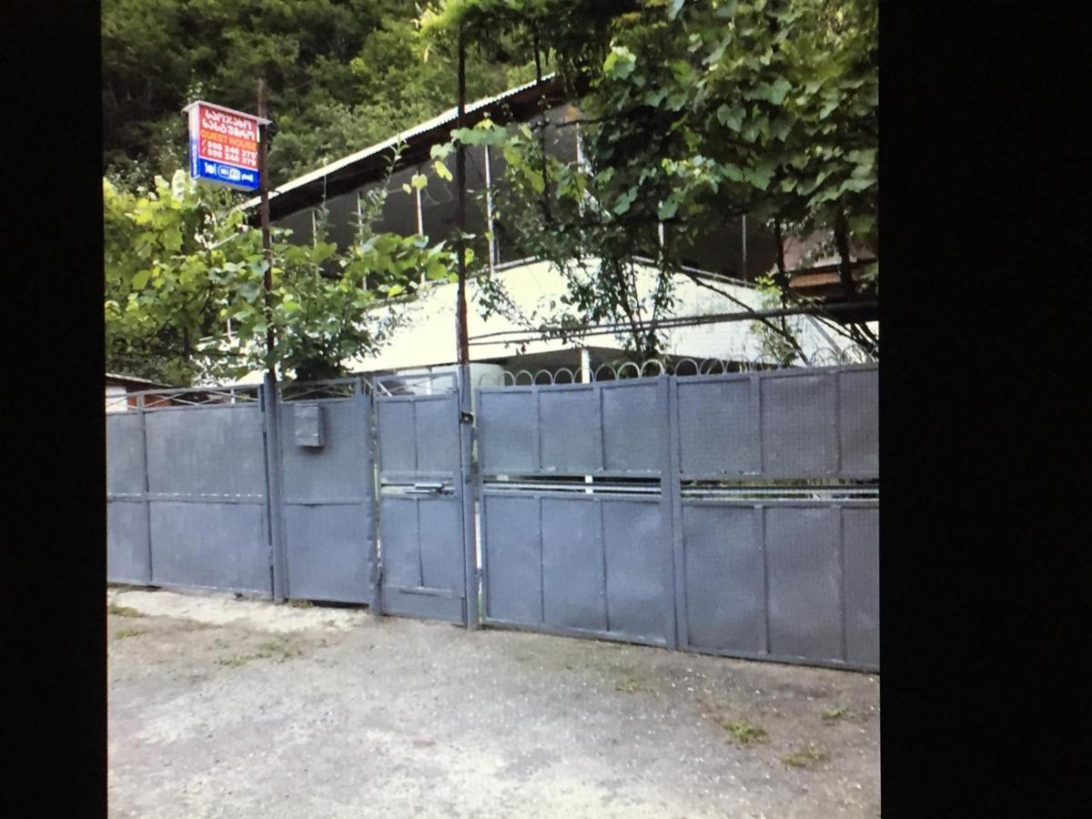 Guest House "Svaneti" Lentekhi Ngoại thất bức ảnh